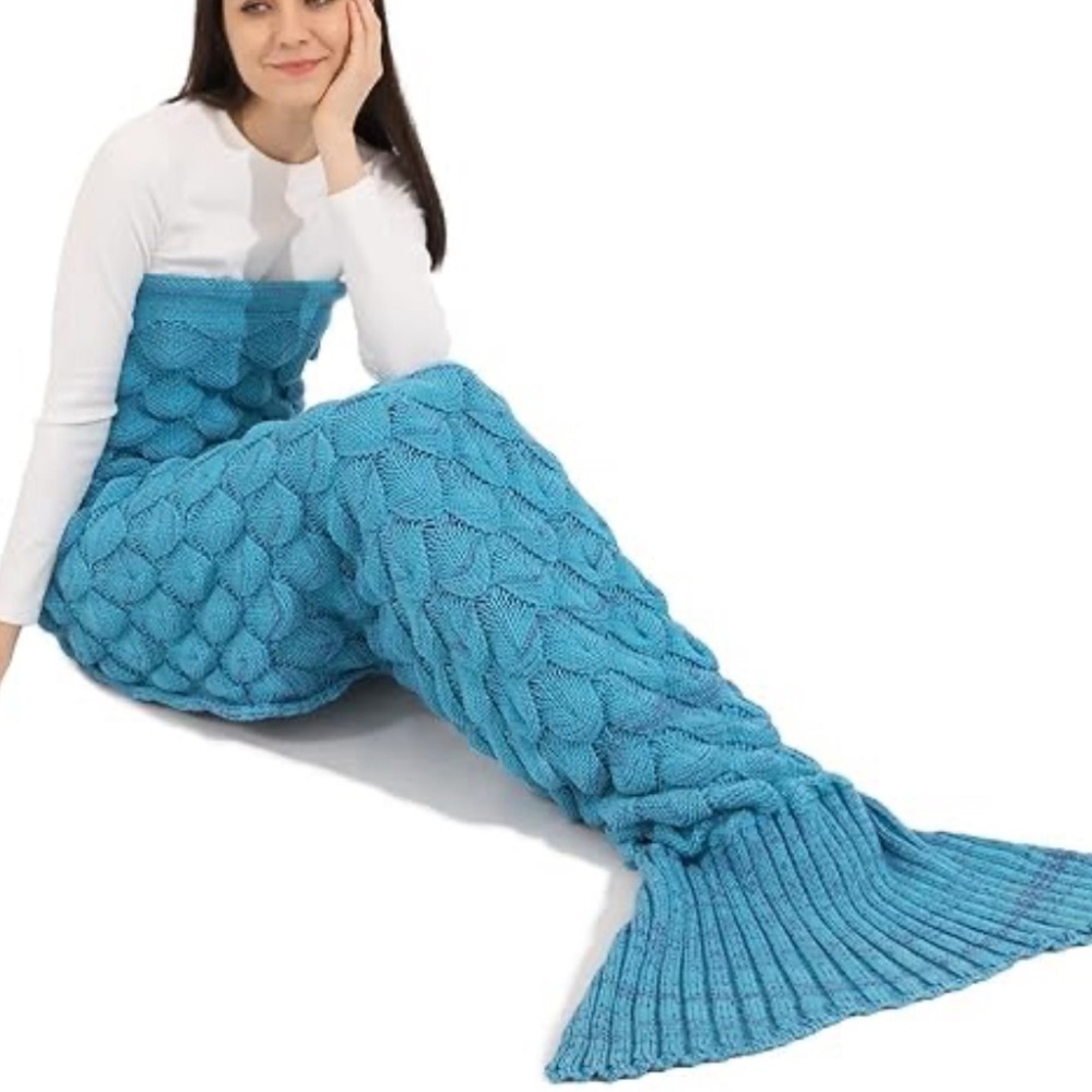 Izabel London Mermaid Knit Cozy Fish Blanket mermaid blanket